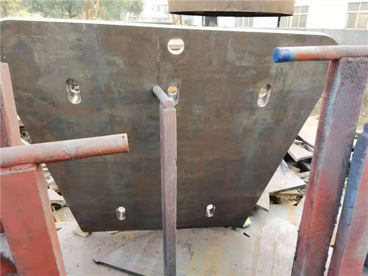 nm400耐磨鋼板打孔案例